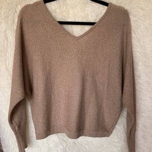 BCBGMaxAzria Sweaters - BCBGMaxAzria Tan V-Neck Sweater Women’s Small BCBGMaxAzria Sweaters - BCBGMaxAzria Tan V-Neck Sweater Women’s Small